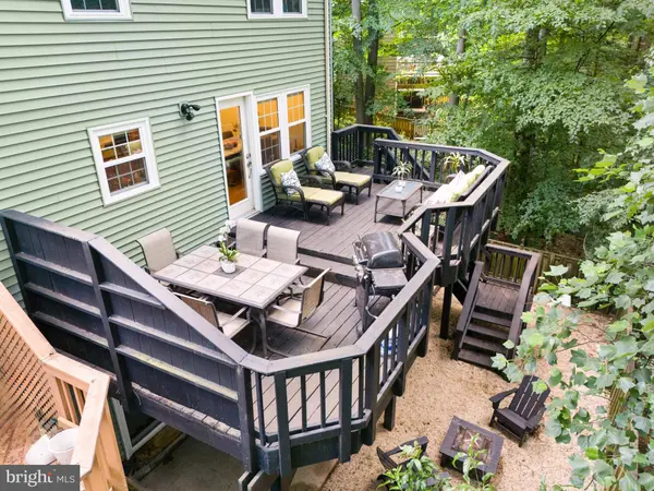 5730 WALNUT WOOD LN, Burke, VA 22015