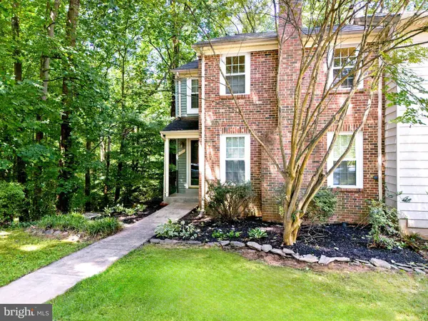 5730 WALNUT WOOD LN, Burke, VA 22015