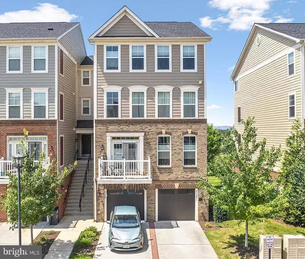 43387 TOWN GATE SQ, Chantilly, VA 20152