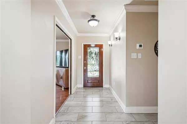 6411 SAINT BERNARD AVE, New Orleans, LA 70122