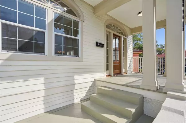 925 PICHELOUP PL, New Orleans, LA 70119