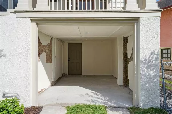 925 PICHELOUP PL, New Orleans, LA 70119