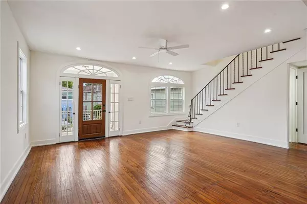 925 PICHELOUP PL, New Orleans, LA 70119