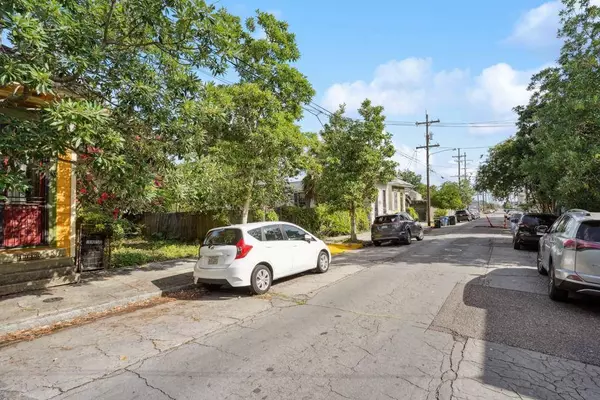 1020 DESIRE ST, New Orleans, LA 70117