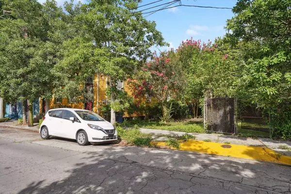 1020 DESIRE ST, New Orleans, LA 70117