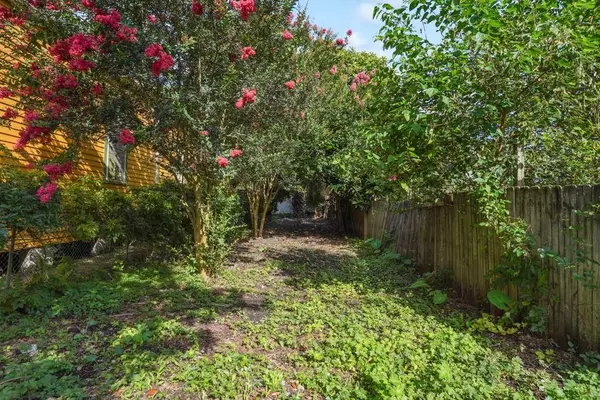 1020 DESIRE ST, New Orleans, LA 70117