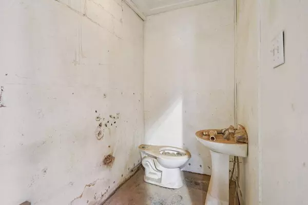 5700 ST CLAUDE AVE, New Orleans, LA 70117