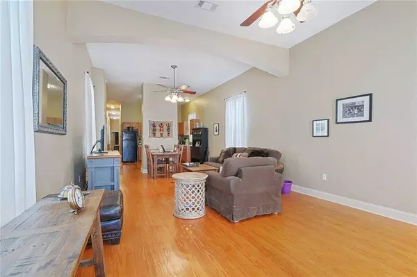 215 N RENDON ST, New Orleans, LA 70119