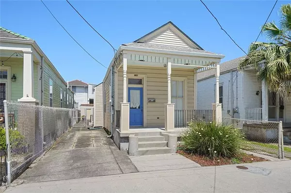 215 N RENDON ST, New Orleans, LA 70119