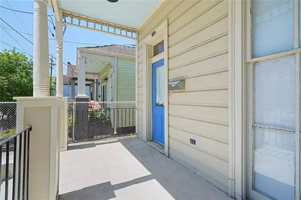 215 N RENDON ST, New Orleans, LA 70119