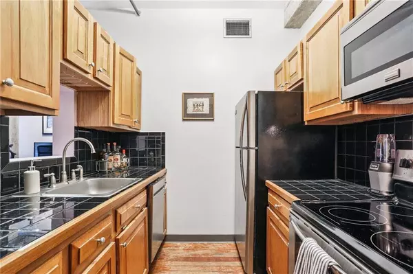 1111 S PETERS ST #308, New Orleans, LA 70130