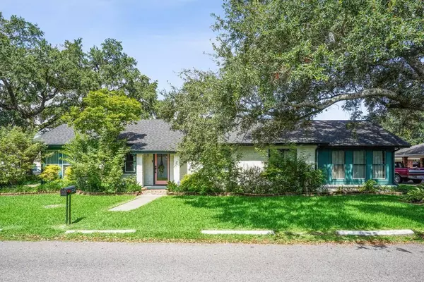 2200 MONTESQUIEU ST, Chalmette, LA 70043