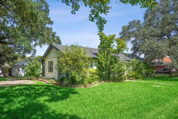 2200 MONTESQUIEU ST, Chalmette, LA 70043