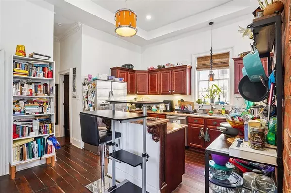 3060 ROYAL ST, New Orleans, LA 70117