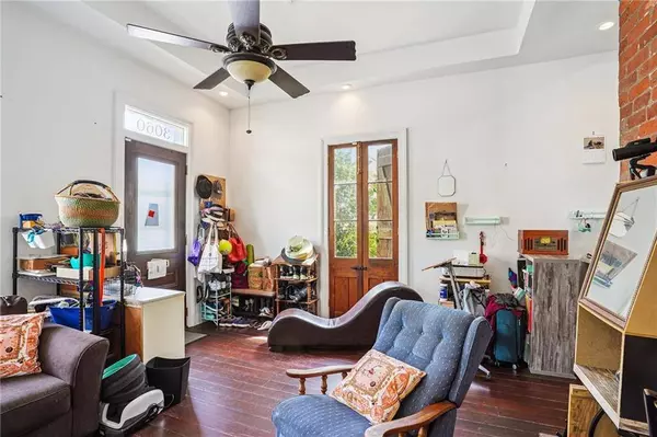 3060 ROYAL ST, New Orleans, LA 70117