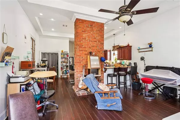 3060 ROYAL ST, New Orleans, LA 70117