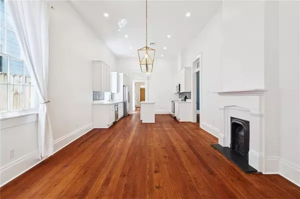 2404 ST CLAUDE AVE, New Orleans, LA 70117