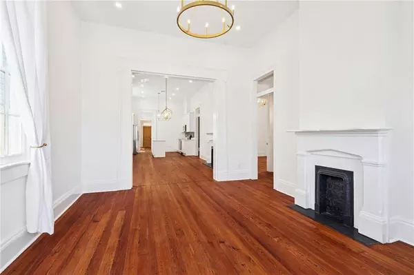 2404 ST CLAUDE AVE, New Orleans, LA 70117