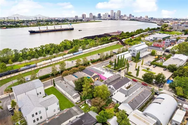 3423 CHARTRES ST, New Orleans, LA 70117