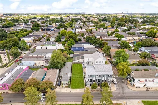 3423 CHARTRES ST, New Orleans, LA 70117