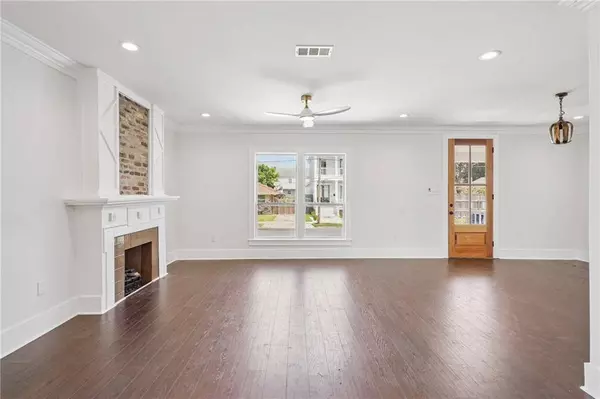 4634 WILLOW ST, New Orleans, LA 70115