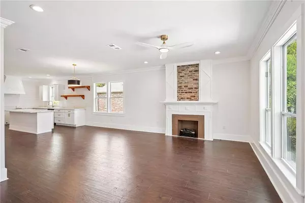 4634 WILLOW ST, New Orleans, LA 70115