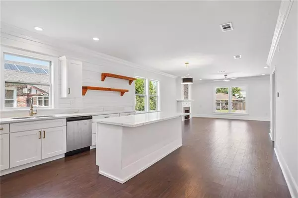 4634 WILLOW ST, New Orleans, LA 70115