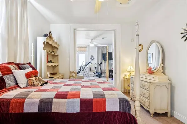 1616 18 ROUSSELIN DR, New Orleans, LA 70119