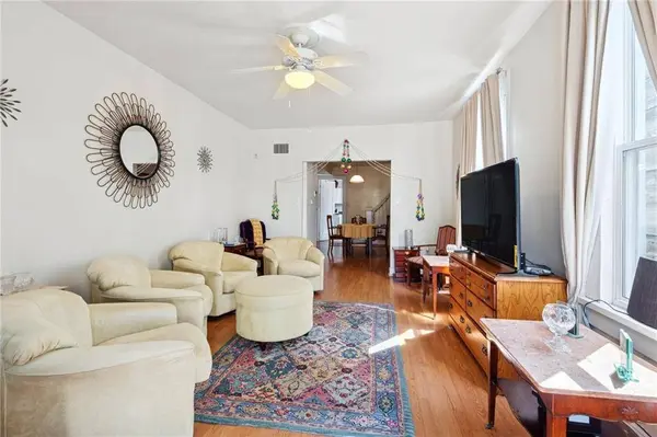 1616 18 ROUSSELIN DR, New Orleans, LA 70119