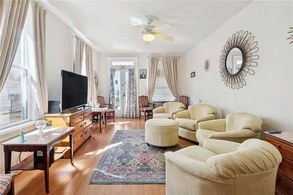 1616 18 ROUSSELIN DR, New Orleans, LA 70119