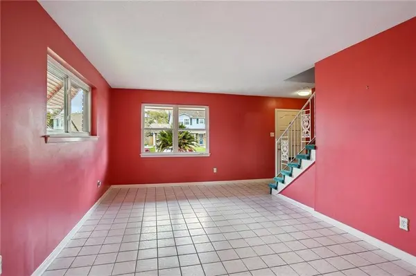 2128 VALENTINE CT, New Orleans, LA 70114