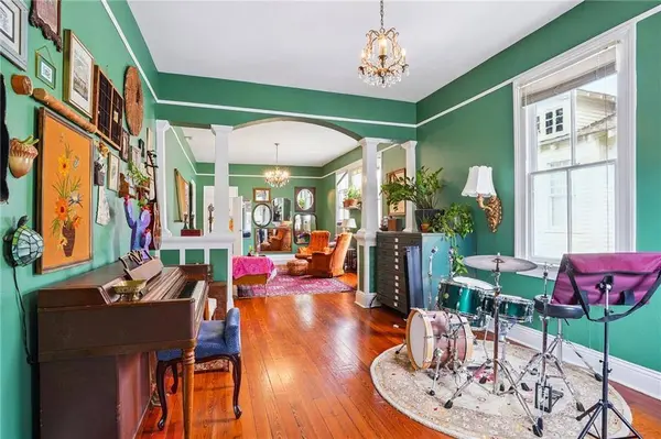 4516 BANKS ST, New Orleans, LA 70119