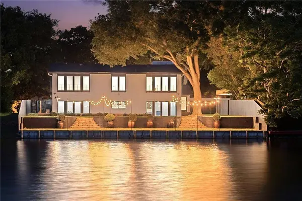 8 PARK ISLAND DR, New Orleans, LA 70122
