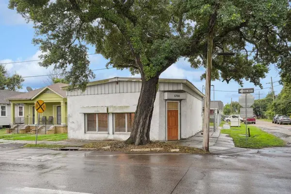 5700 ST CLAUDE AVE, New Orleans, LA 70117