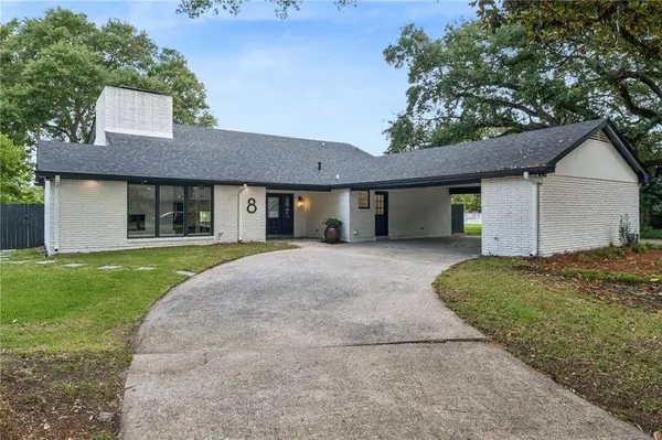 8 PARK ISLAND DR, New Orleans, LA 70122