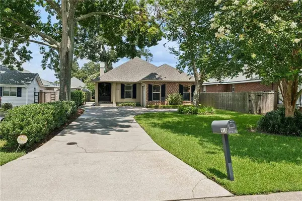 910 TULLULAH AVE, River Ridge, LA 70123