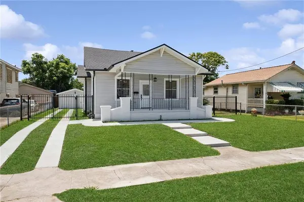 2340 WISTERIA ST, New Orleans, LA 70122