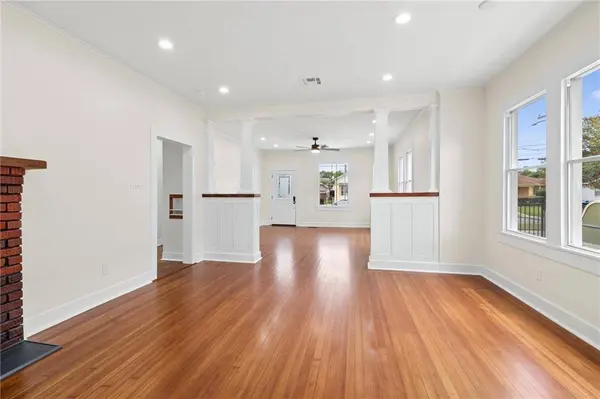 2340 WISTERIA ST, New Orleans, LA 70122
