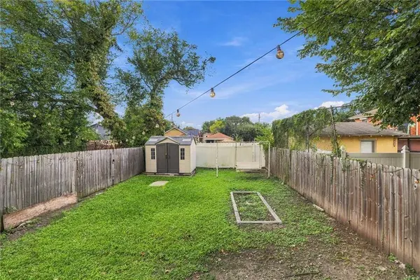 2065 ABUNDANCE ST, New Orleans, LA 70122