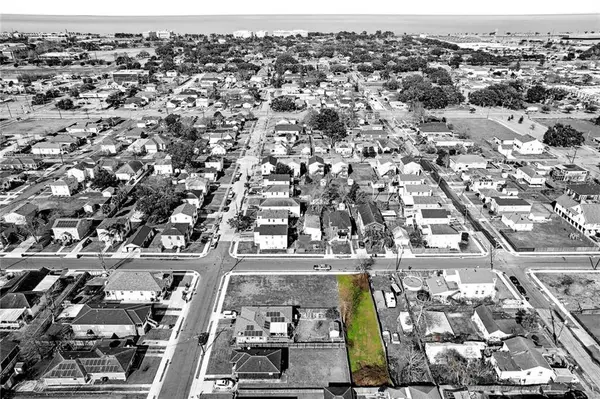 2318 VIENNA ST, New Orleans, LA 70122