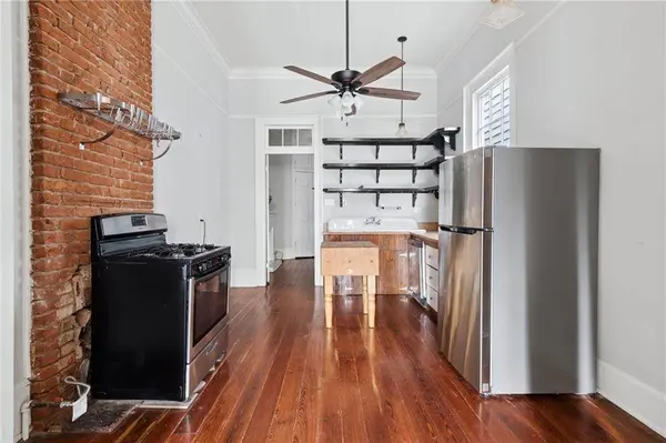 4309 ANNUNCIATION ST, New Orleans, LA 70115