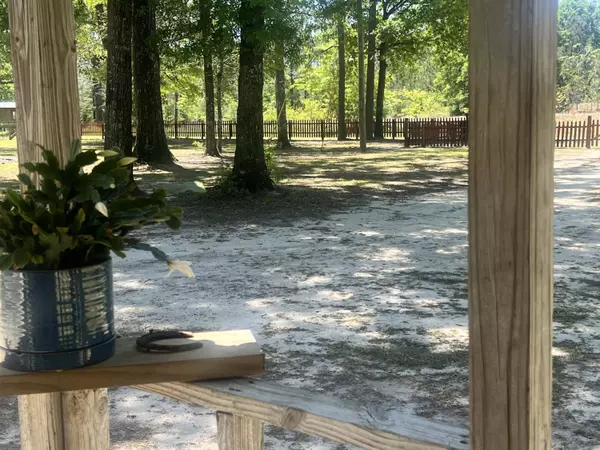 517 Dunnam Rd., Leakesville, MS 39451