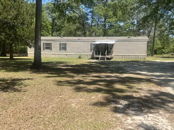 517 Dunnam Rd., Leakesville, MS 39451