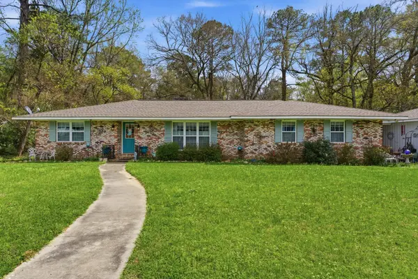 1510 Hickory, Columbia, MS 39429