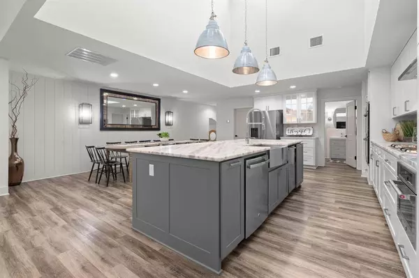 1704 Silverside Drive, Grapevine, TX 76051