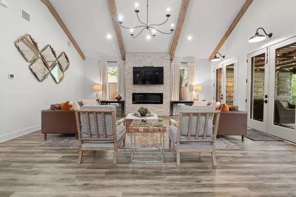 1704 Silverside Drive, Grapevine, TX 76051