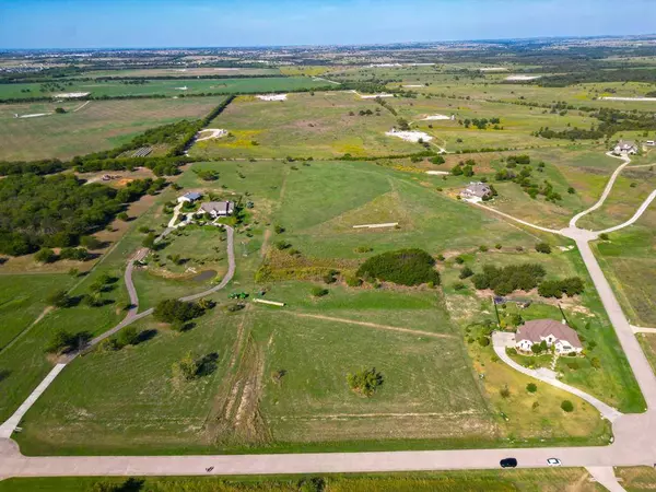 9601 Hackamore Court, Justin, TX 76247