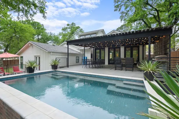 1704 Silverside DR, Grapevine, TX 76051