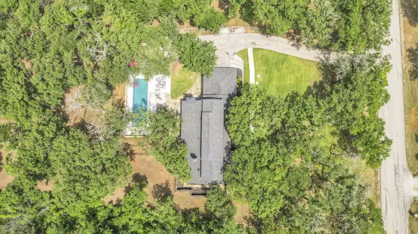 900 E Pioneer CIR, Argyle, TX 76226