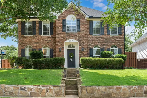 3201 Shady Glen DR, Grapevine, TX 76051
